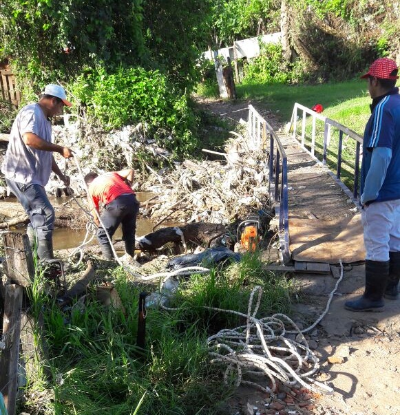 La Municipalidad continúa con la limpieza integral en todos los barrios de la ciudad