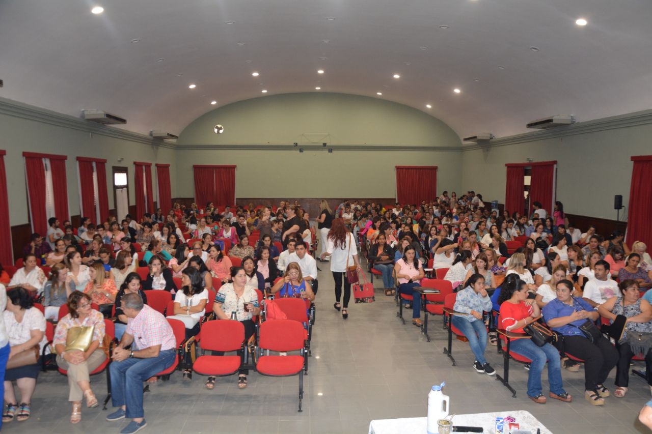 Segundo día del concurso  de ingreso a la Docencia N°37