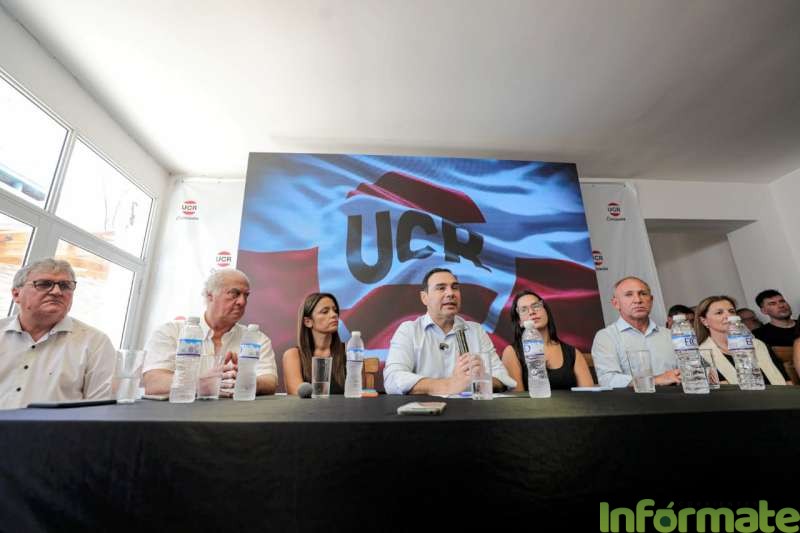 Valdés tomó posesión del Comité Central de la UCR defendiendo la institucionalidad