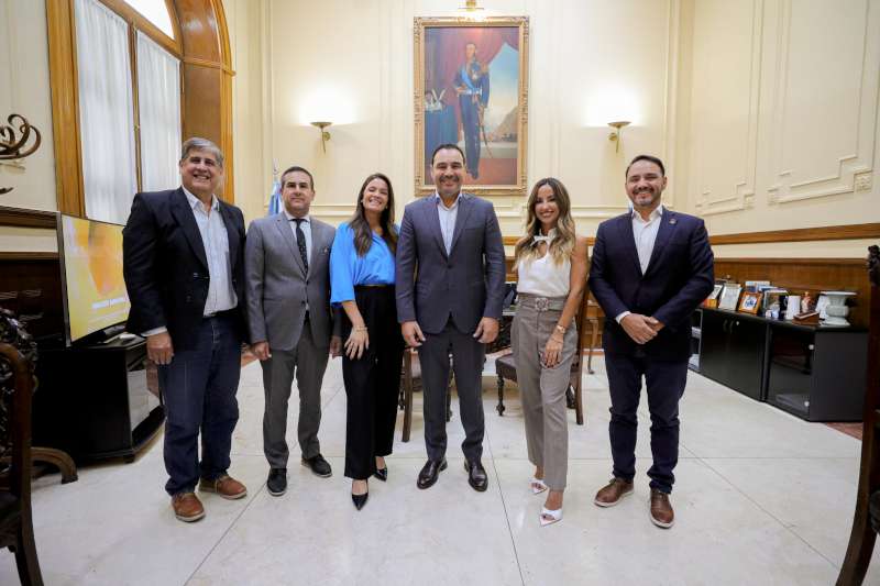 Firma de convenio motoriza la ejecución del Programa «Los Hermanos del Vera»