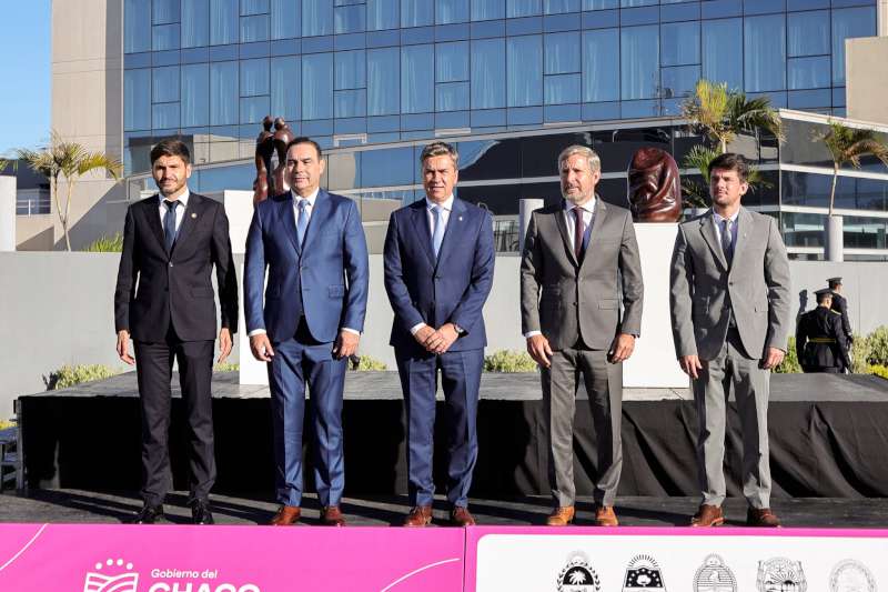 El Gobernador Valdés participa de la 3ª Reunión de la Región Litoral, en Resistencia