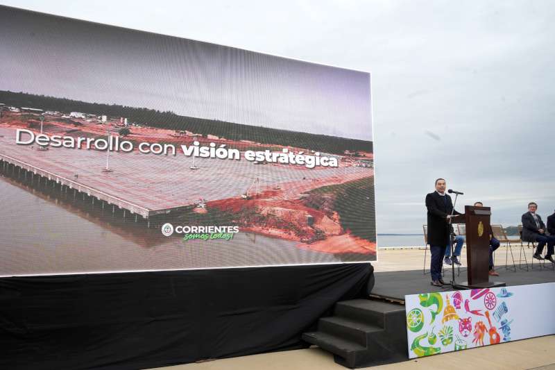 Valdés inauguró el nuevo puerto de Ituzaingó marcando un hito en la logística regional