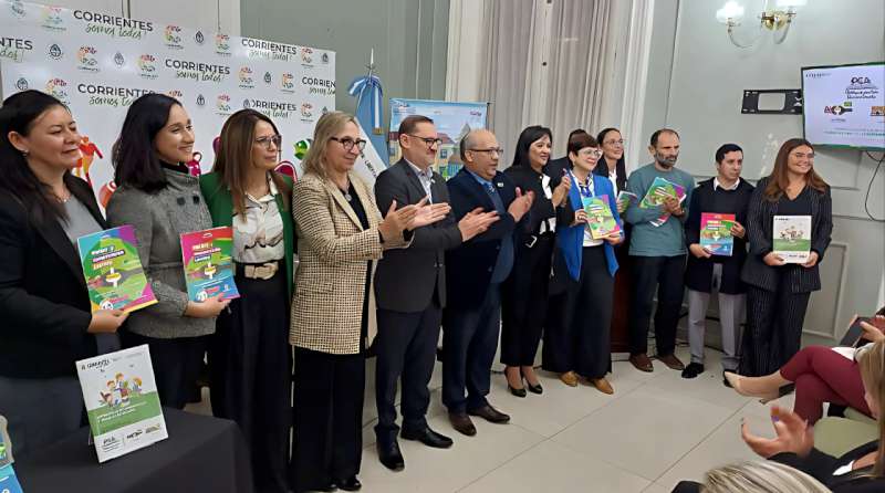 Reconocimiento a la educación correntina y presentación de dispositivos de alfabetización
