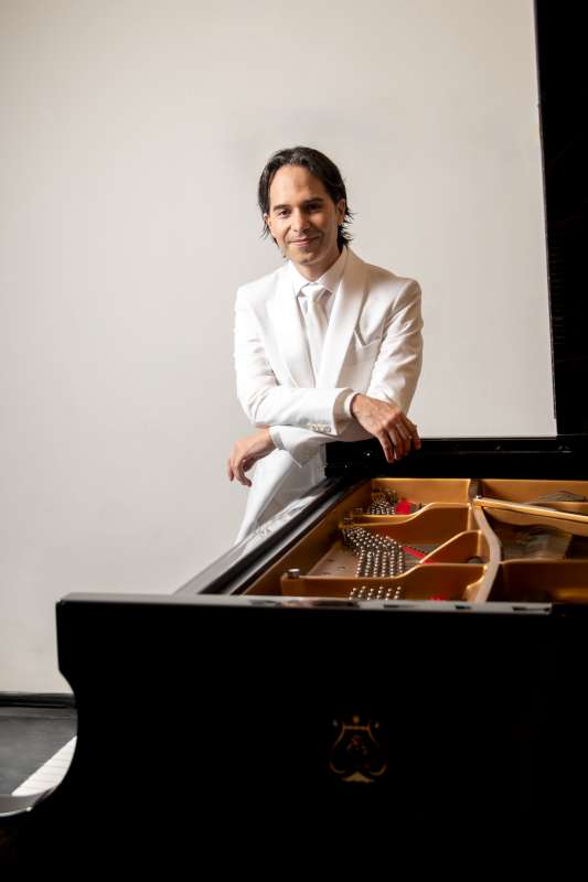 «Sonidos de lo eterno»: Beethoven, Malher, Cerati, Los Beatles y Tránsito Cocomarola en el piano de Horacio Lavande