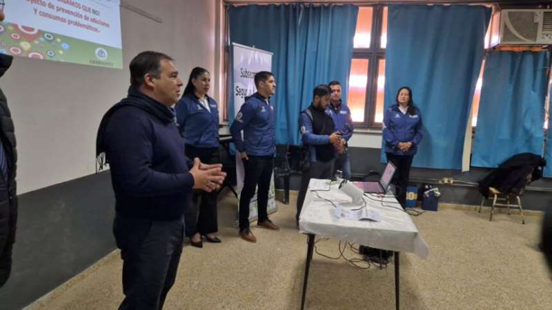 En Esquina brindaron charlas sobre bullying, grooming y consumo problemático