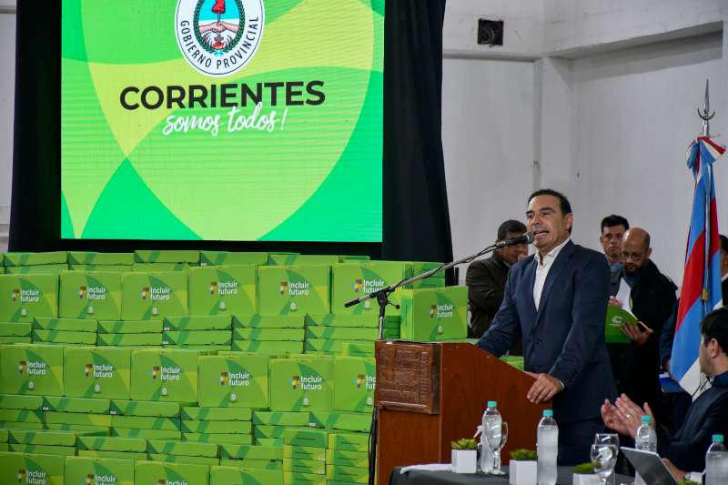 La Provincia ya entregó 120 mil notebooks a alumnos correntinos